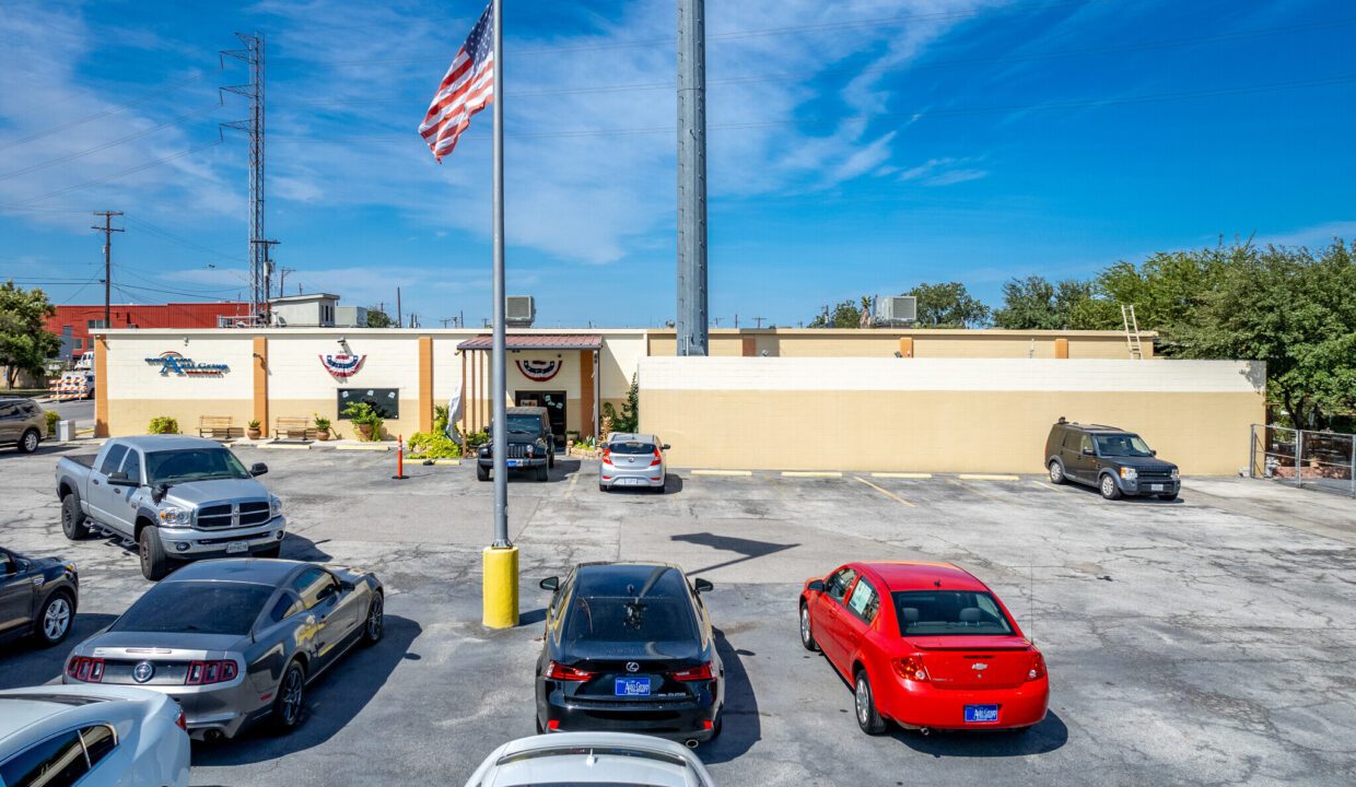 318-337-W-Olmos-Dr-San-Antonio-TX-Building-Photo-16-LargeHighDefinition